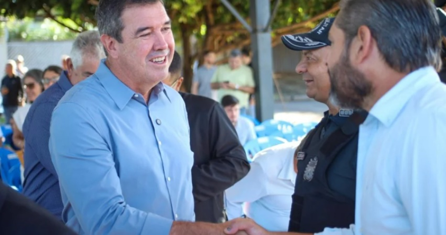 O governador Eduardo Riedel cumpre agenda neste domingo (26) em Laguna Carapã 