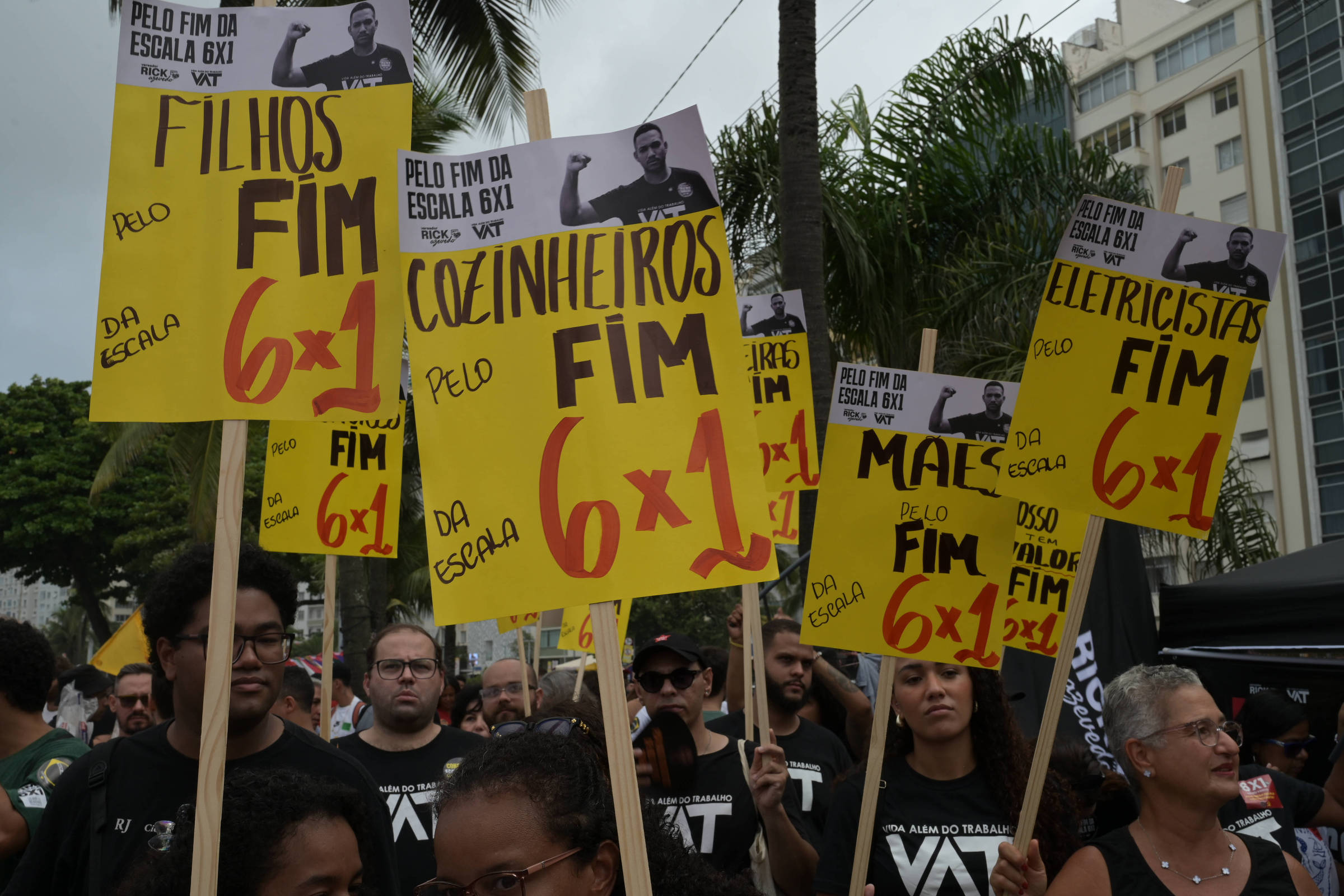 Centrais sindicais fazem Dia Nacional de Lutas pelo fim da 6x1 na véspera de votação na Câmara