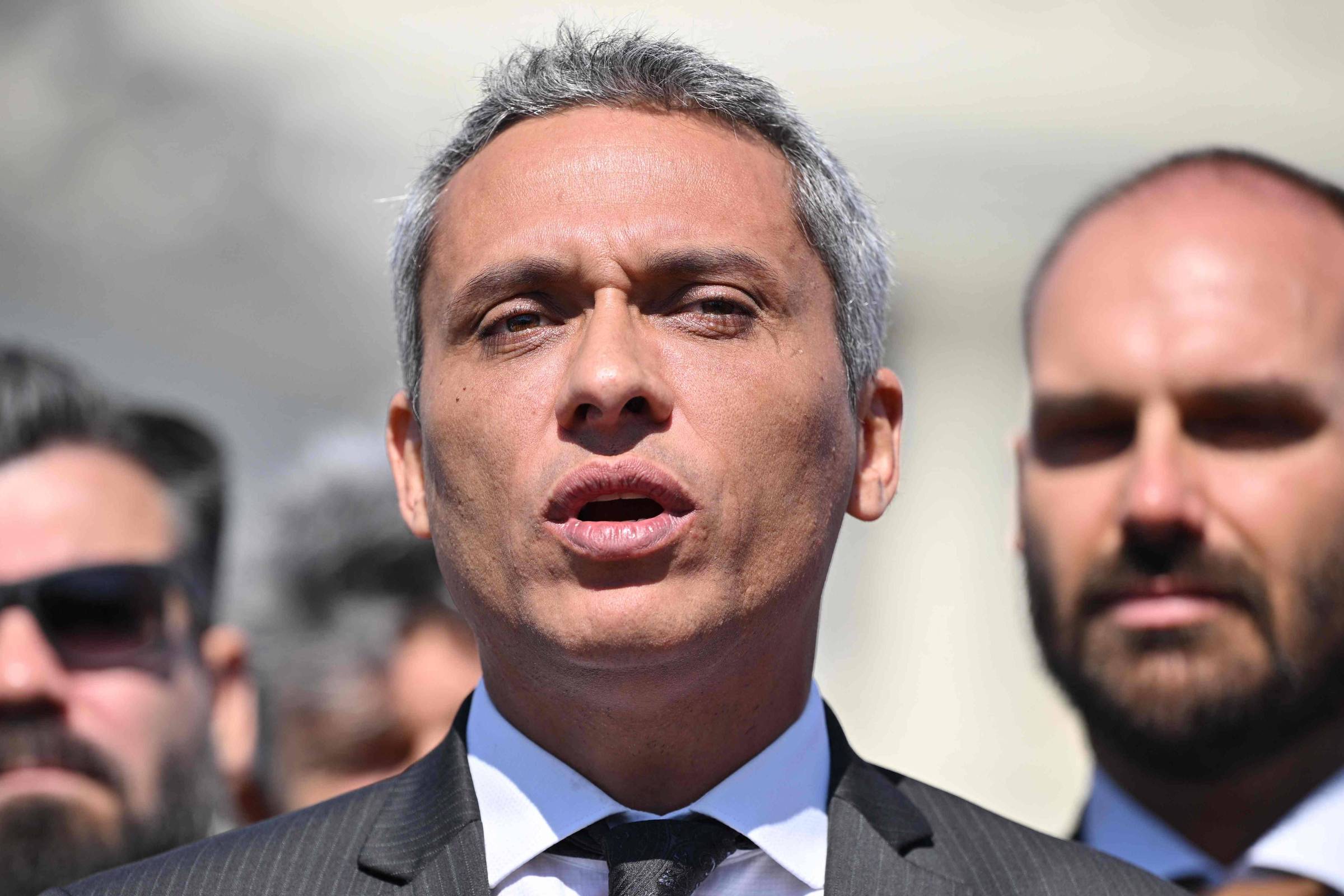 Gayer se destaca em tropa bolsonarista nas redes e defende agora mirar economia e cotidiano