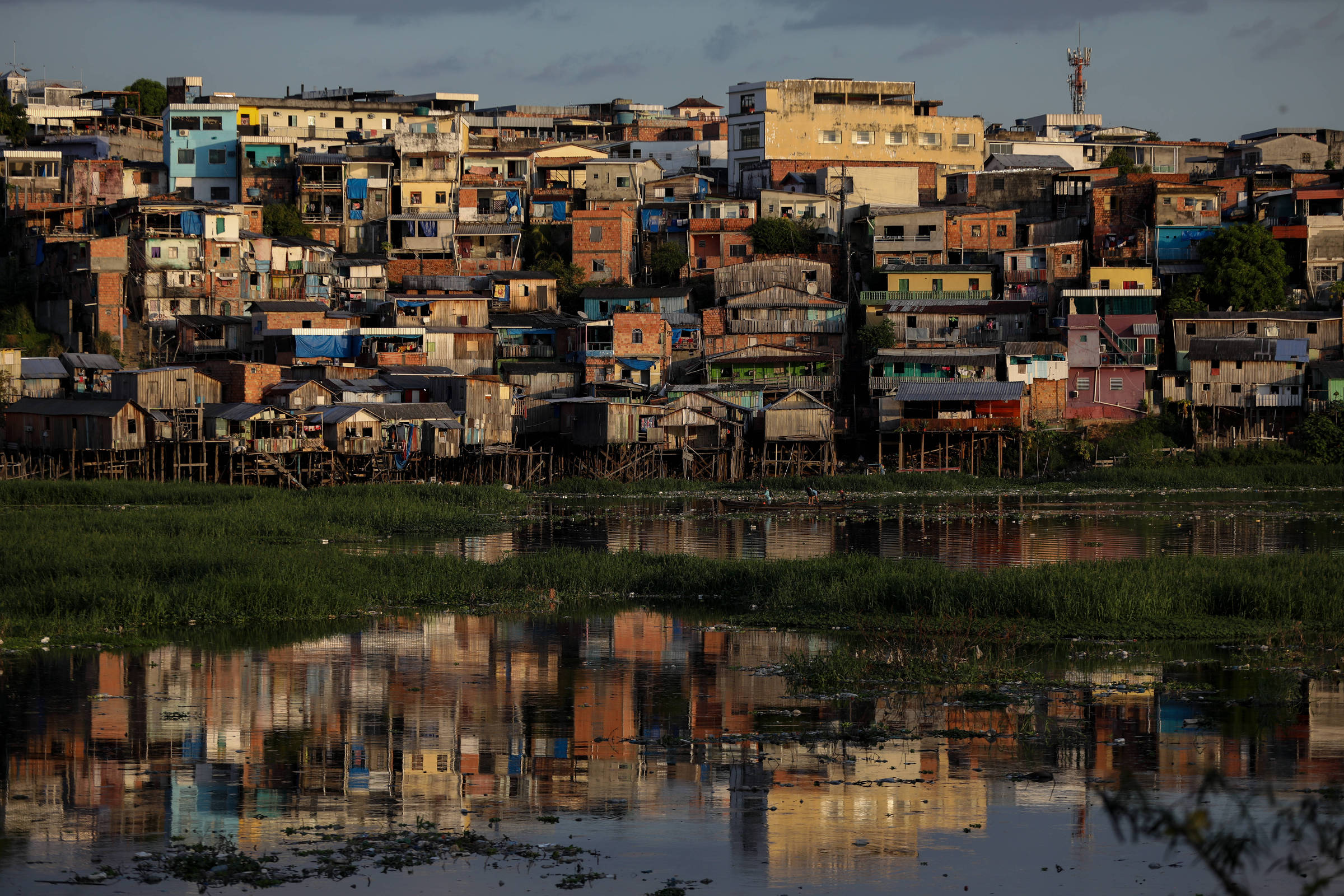 Habitat Brasil distribui R$ 40 mil para reportagens sobre moradia e justiça climática