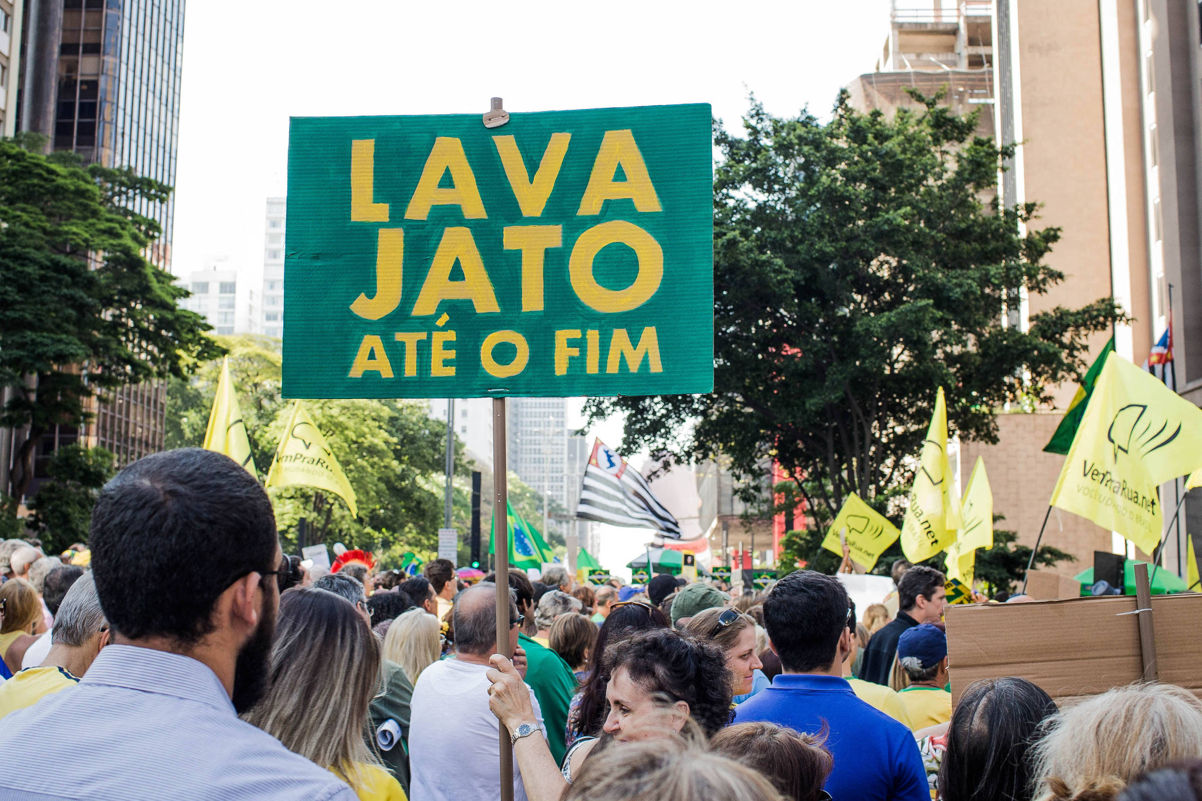 Master e Lava Jato se aproximam em impacto político, mas conjunturas são bastante distintas